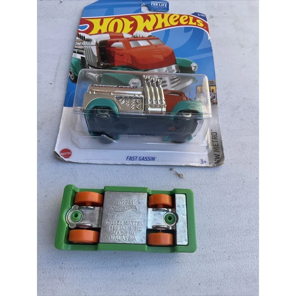Two Cars Lego Racers Hot Wheels Brickin’ Delivery , Fast Gassin Sealed - Picture 3 of 9